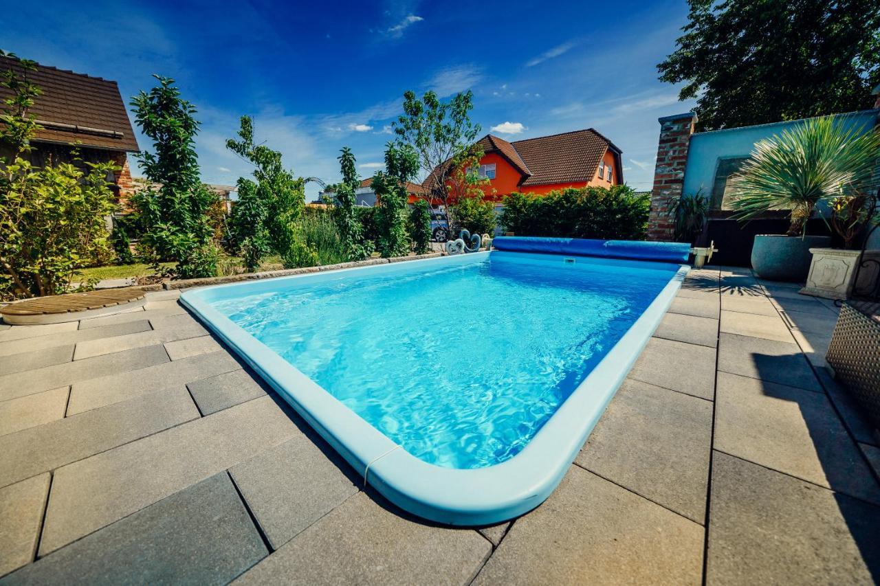 Alte Schmiede Mit Sauna, Pool Und Whirpool Im Aussenbereich Schoenstes Ferienhaus Der Lausitz Elsterheide Ngoại thất bức ảnh